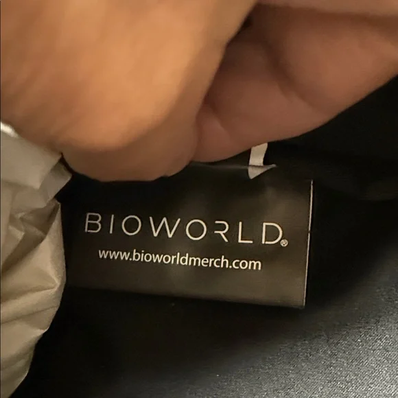 Bioworld Minnie Mouse Pink and Black Kids Backpack - Picture 15 of 16